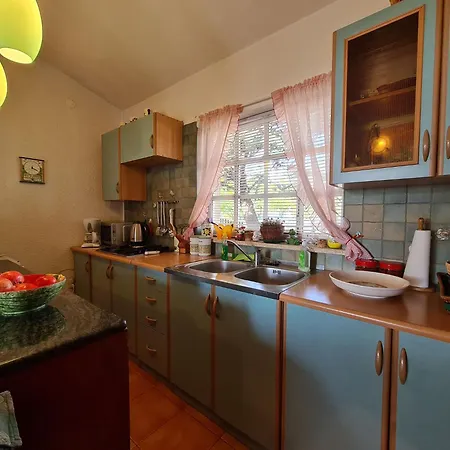 House 2131 * Μεντουλίν