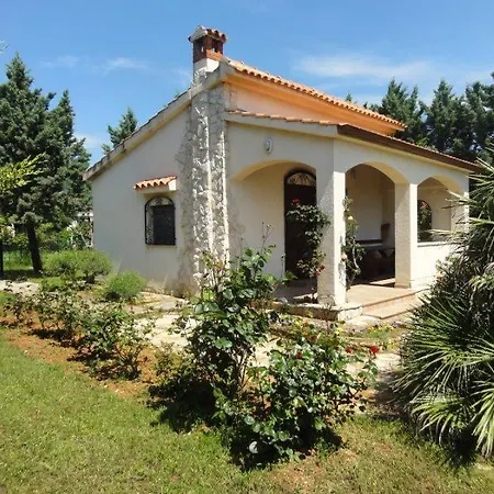 Nyaraló House 2131 Medulin